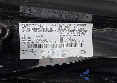 2014 Ford Focus Se z USA, uszkodzony, nr VIN 1FADP3F2XEL354191